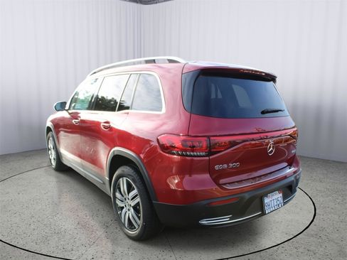 Used 2023 Mercedes-Benz EQB 300 4MATIC image 6