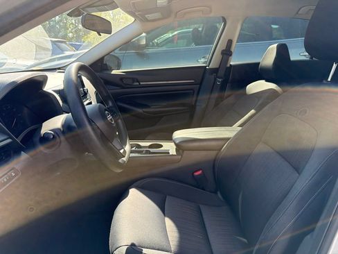 Used 2024 Nissan Altima 2.5 S FWD image 17