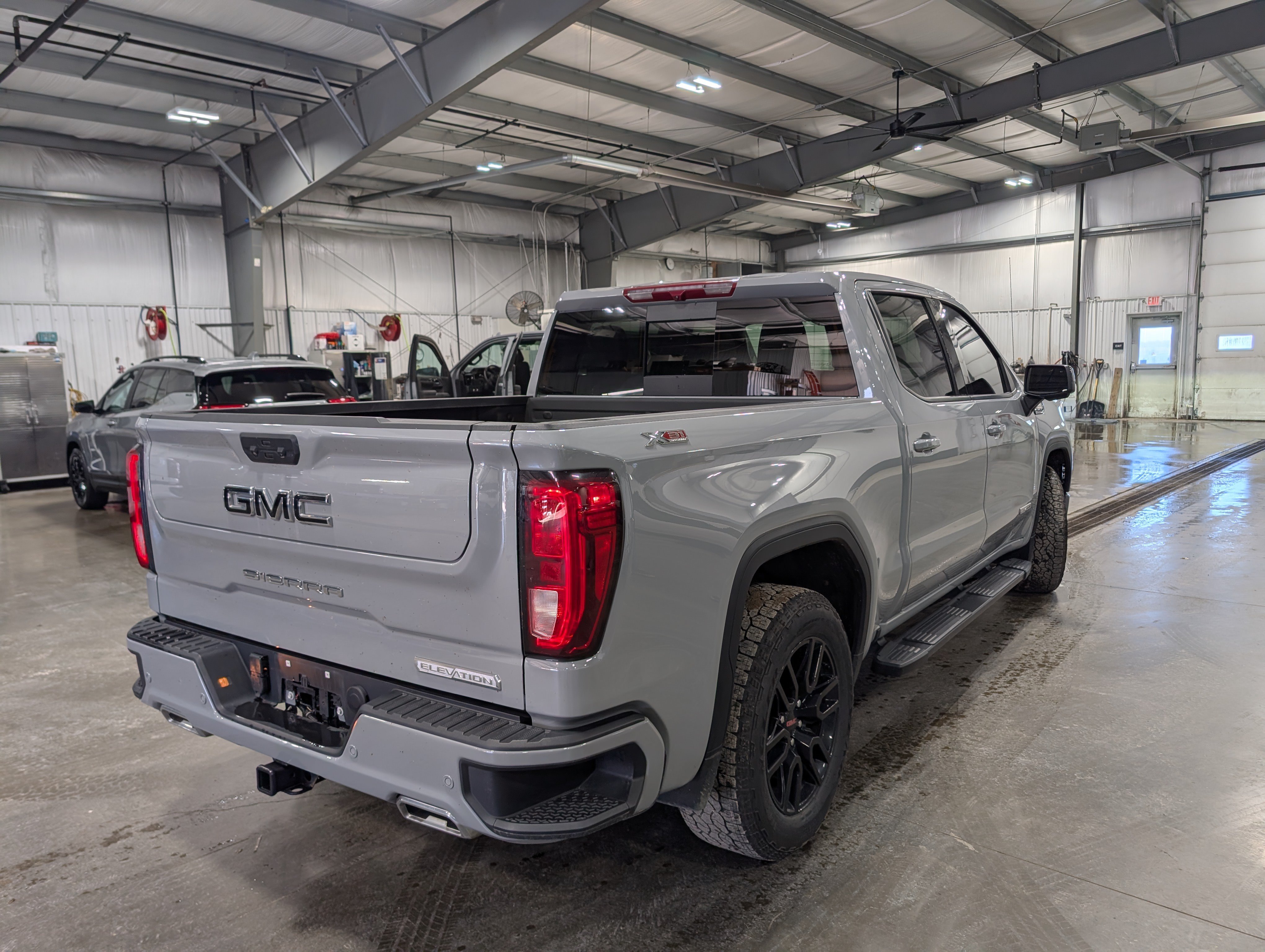 Used 2024 GMC Sierra 1500 Elevation w/ Elevation Premium Package AWD/4WD image 3