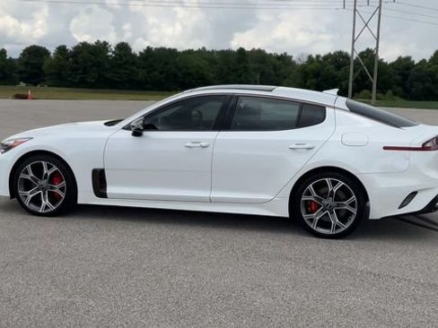 Used 2021 Kia Stinger GT1 AWD/4WD image 6