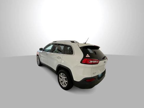 Used 2016 Jeep Cherokee Latitude AWD/4WD image 6