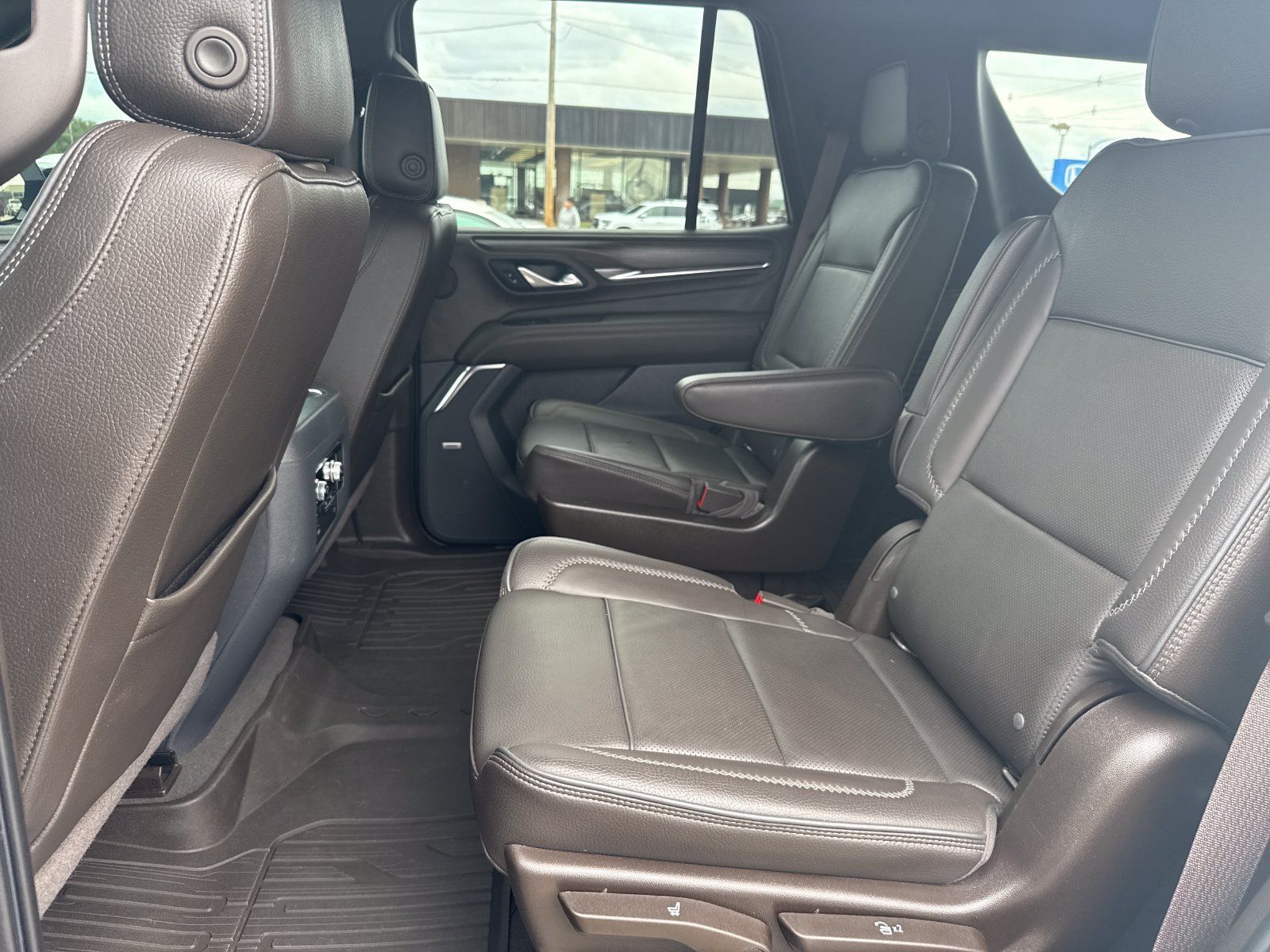 Used 2022 GMC Yukon Denali AWD/4WD image 25