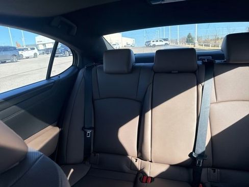 Used 2025 Lexus ES 350 w/ Premium Package image 17