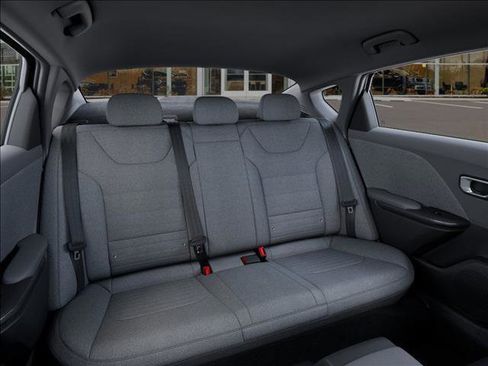 Used 2025 Kia K4 EX image 16