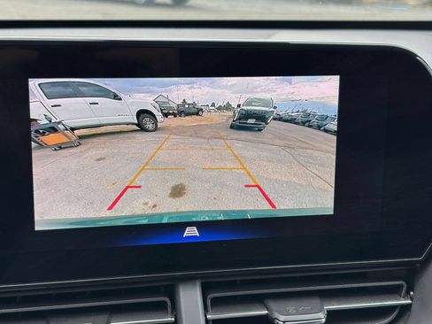 Used 2025 Chevrolet Trax LT FWD image 22