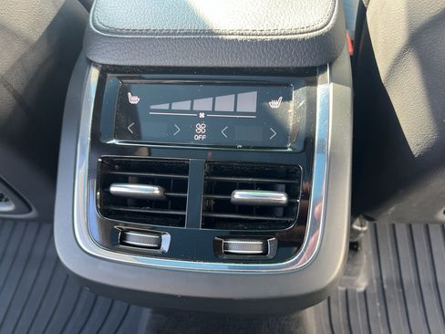 Used 2016 Volvo XC90 T6 Momentum w/ Momentum Plus Package AWD/4WD image 43