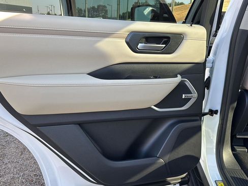 New 2026 Nissan Armada Platinum RWD image 15