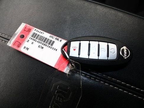 Used 2025 Nissan Altima 2.5 SV image 18