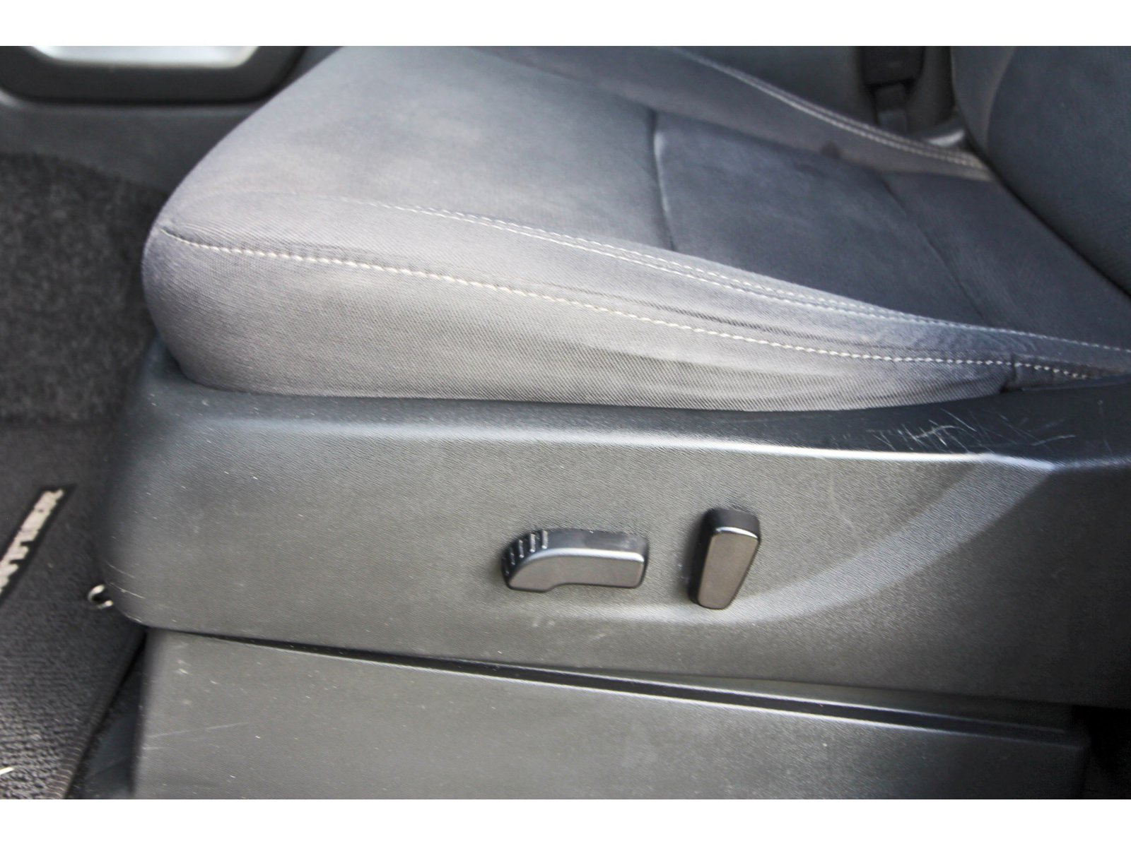 Certified 2024 Nissan Frontier SV RWD image 29
