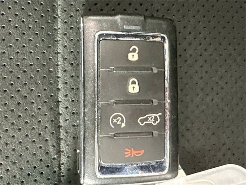 Used 2023 Jeep Grand Cherokee L Laredo image 29