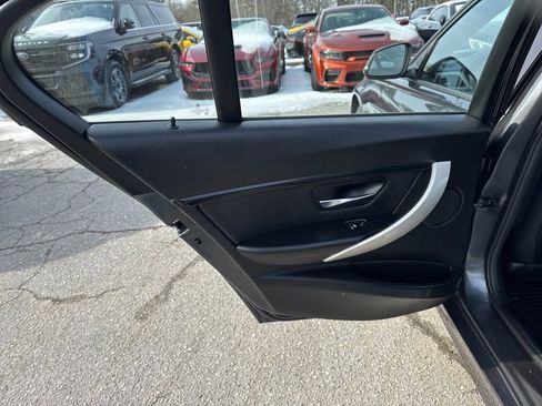 Used 2017 BMW 320i xDrive 320i xDrive image 27