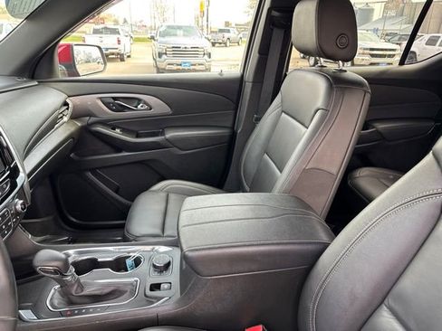 Used 2023 Chevrolet Traverse LT w/ LPO, Floor Liner Package AWD/4WD image 16