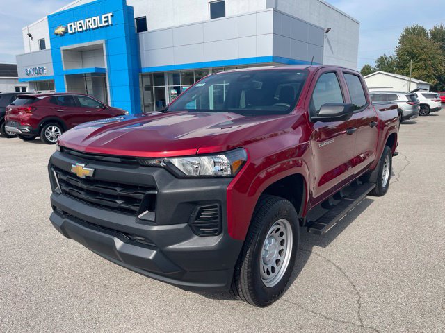 Used 2024 Chevrolet Colorado W/T w/ WT Convenience Package II RWD image 2