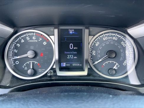 Used 2022 Toyota Tacoma SR5 RWD image 25