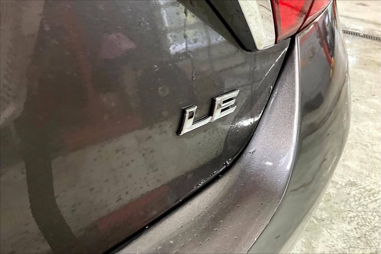 Used 2015 Toyota Camry LE FWD image 9