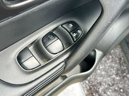 Used 2019 Nissan Rogue SV AWD/4WD image 18