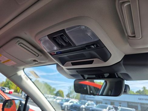 New 2025 Subaru Crosstrek 2.5i Premium image 19