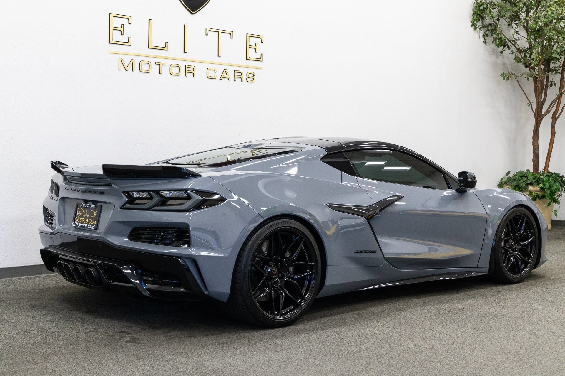 Used 2025 Chevrolet Corvette Z06 w/ Stealth Interior Trim Package RWD image 9