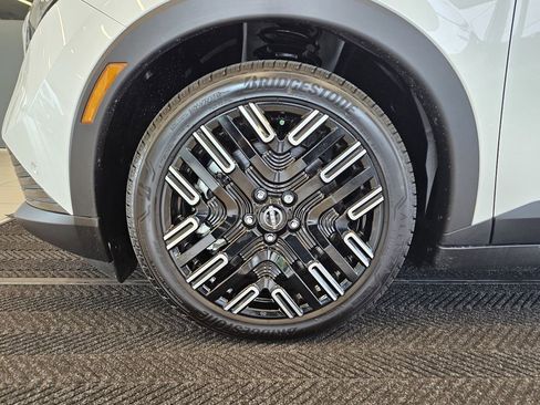 New 2026 Nissan Leaf Platinum+ w/ Cargo Package (Platinum+) image 12