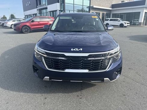 Certified 2024 Kia Seltos EX FWD image 2