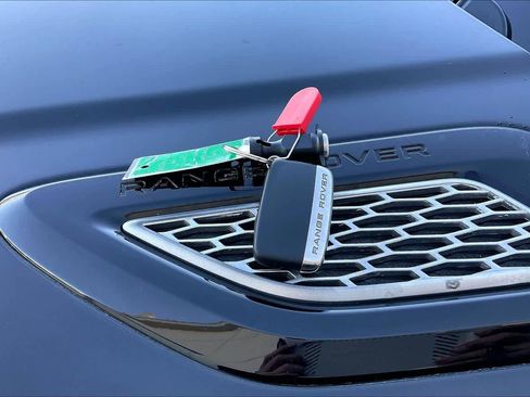 Used 2016 Land Rover Range Rover Sport HSE image 14