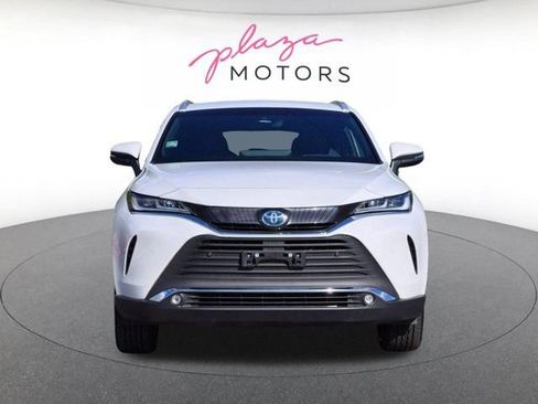 Used 2024 Toyota Venza XLE AWD/4WD image 2