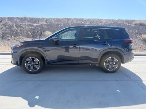 Used 2024 Nissan Rogue SV FWD image 5