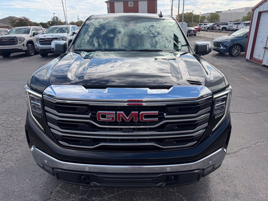 Used 2024 GMC Sierra 1500 SLT w/ SLT Premium Plus Package AWD/4WD image 9