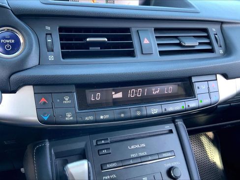 Used 2015 Lexus CT 200h Hybrid image 31