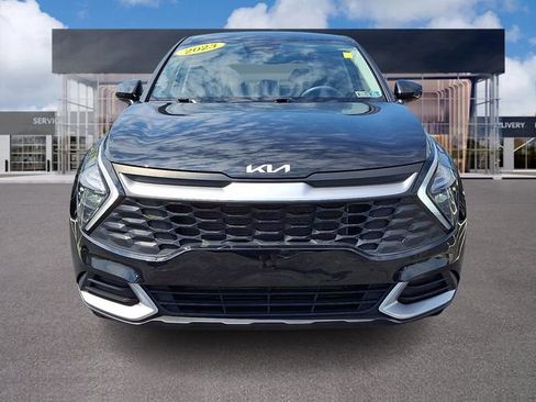 Used 2023 Kia Sportage LX image 2