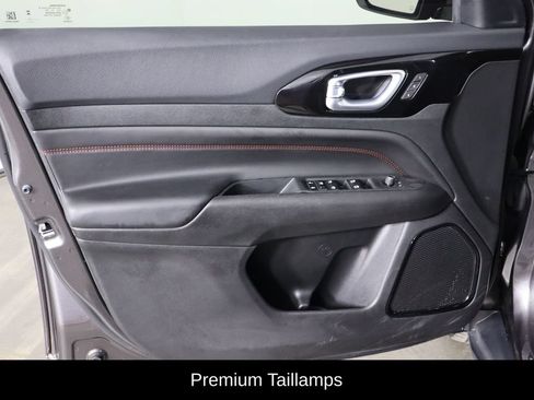 Used 2023 Jeep Compass Trailhawk w/ Trailhawk Elite Group AWD/4WD image 19
