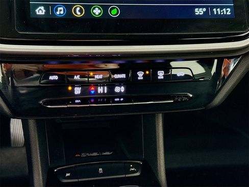 Used 2023 Chevrolet Bolt EUV LT w/ Driver Confidence Package image 9