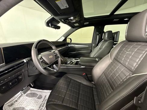 Used 2025 Cadillac Escalade V image 13