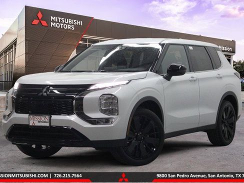 New 2026 Mitsubishi Outlander LE FWD image 1