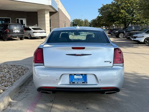 Used 2023 Chrysler 300 S image 4