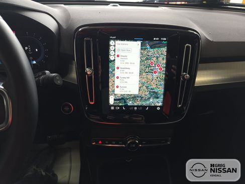Used 2024 Volvo XC40 B5 Core AWD/4WD image 10