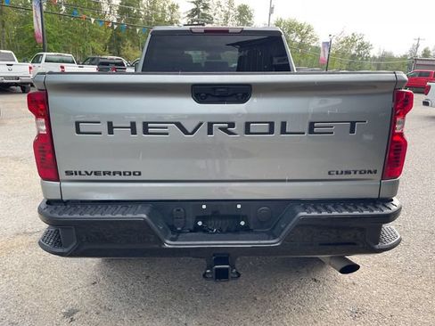 Used 2025 Chevrolet Silverado 2500 Custom w/ Custom Value Package AWD/4WD image 6