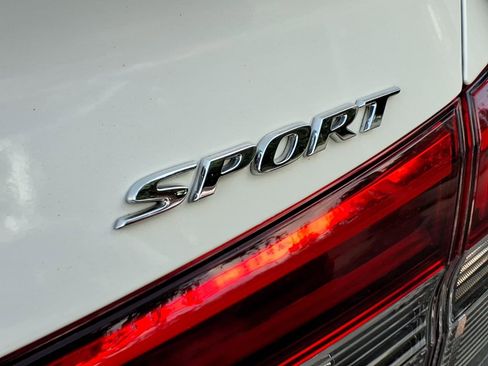 Used 2024 Honda Civic Sport image 13