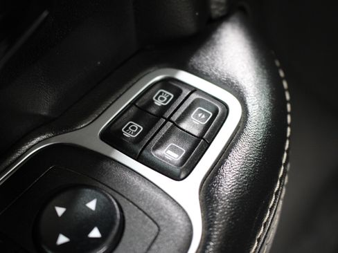 Used 2023 RAM 2500 Limited AWD/4WD image 8