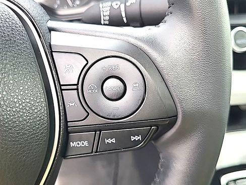 Used 2024 Toyota Corolla SE w/ SE Package FWD image 19