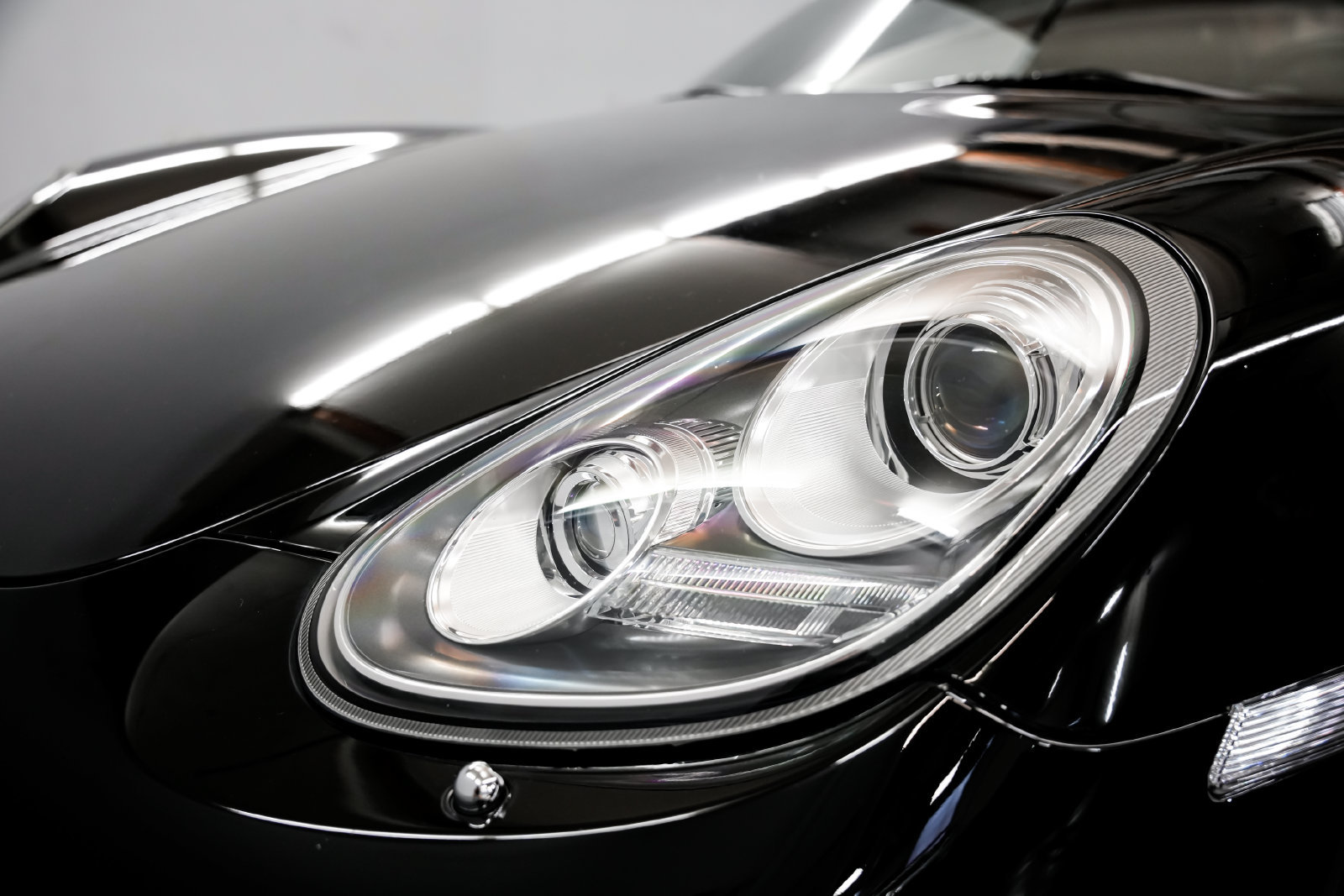 Used 2011 Porsche Boxster Spyder RWD image 28