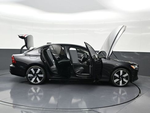 Certified 2024 Volvo S60 T8 Plus image 33