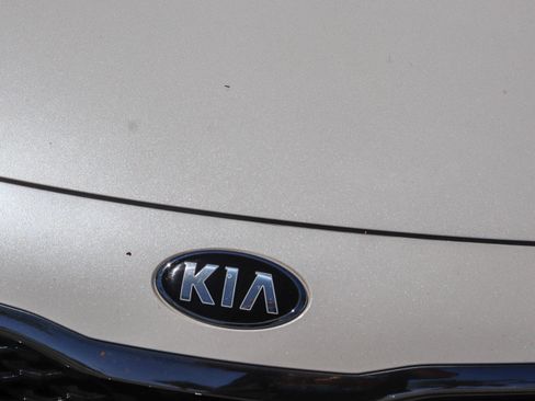 Used 2018 Kia Optima LX FWD image 4