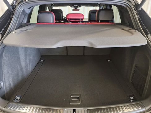 Certified 2025 Porsche Macan image 28