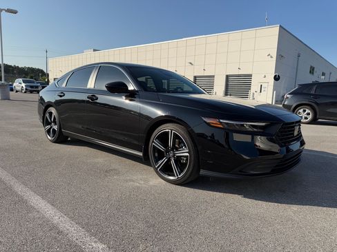 Used 2024 Honda Accord Sport image 4