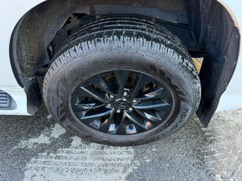 Used 2014 Lexus GX 460 w/ Premium Package image 21