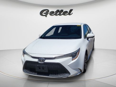 Used 2021 Toyota Corolla LE FWD image 2