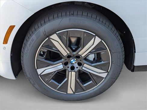 Used 2026 BMW iX xDrive60 image 9