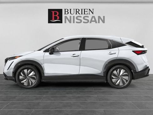 Used 2024 Nissan Ariya AWD image 3