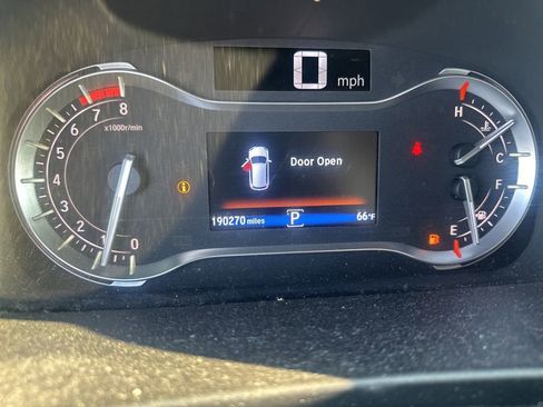 Used 2017 Honda Pilot Touring image 10
